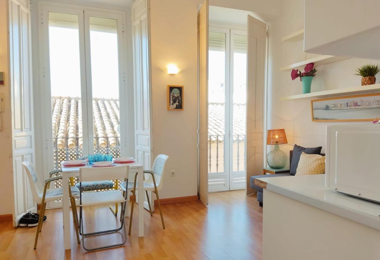 Homeyseville- Lovely Apartment In Seville City Center, Parking Optional Esterno foto